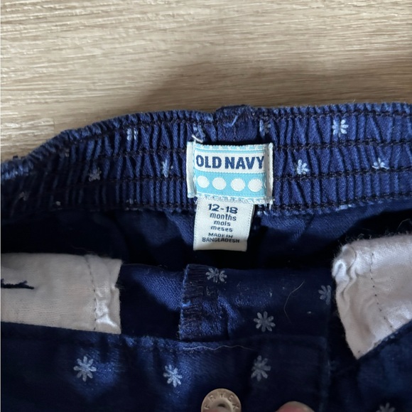 Old navy 12-18 month navy denim skirt - Picture 2 of 3